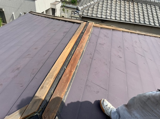 姫路市　棟包み板金交換 風災害　棟板金解体